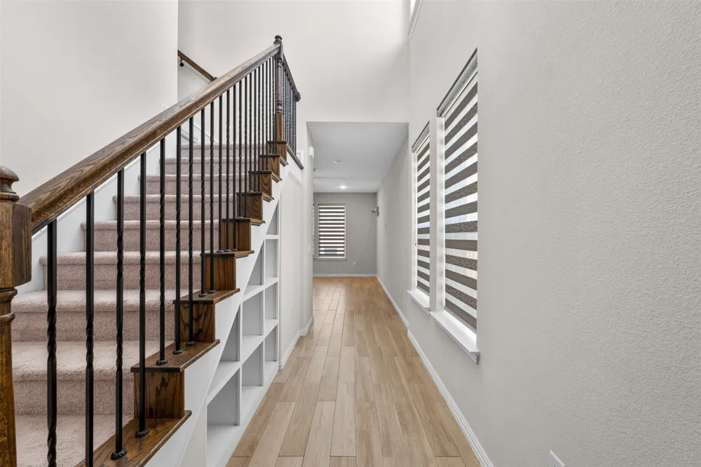 9919 Bates Street Irving, TX 75063