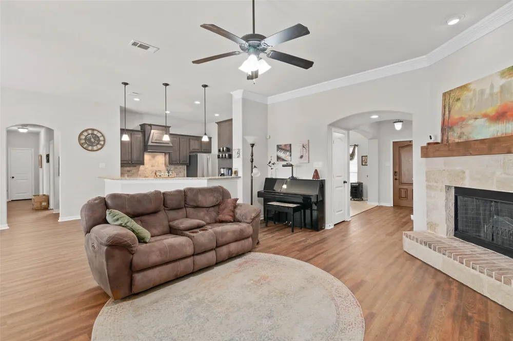 117 Heather Lane Decatur, TX 76234