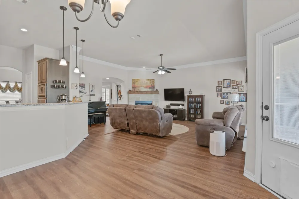 117 Heather Lane Decatur, TX 76234