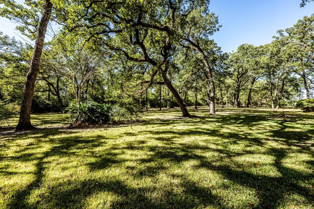 718 Fm 980 Road Huntsville, TX 77320