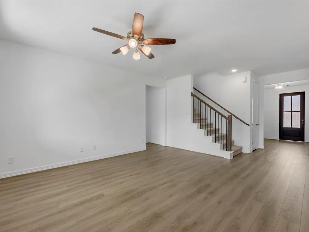 7807 Topaz Ridge Drive Angleton, TX 77515