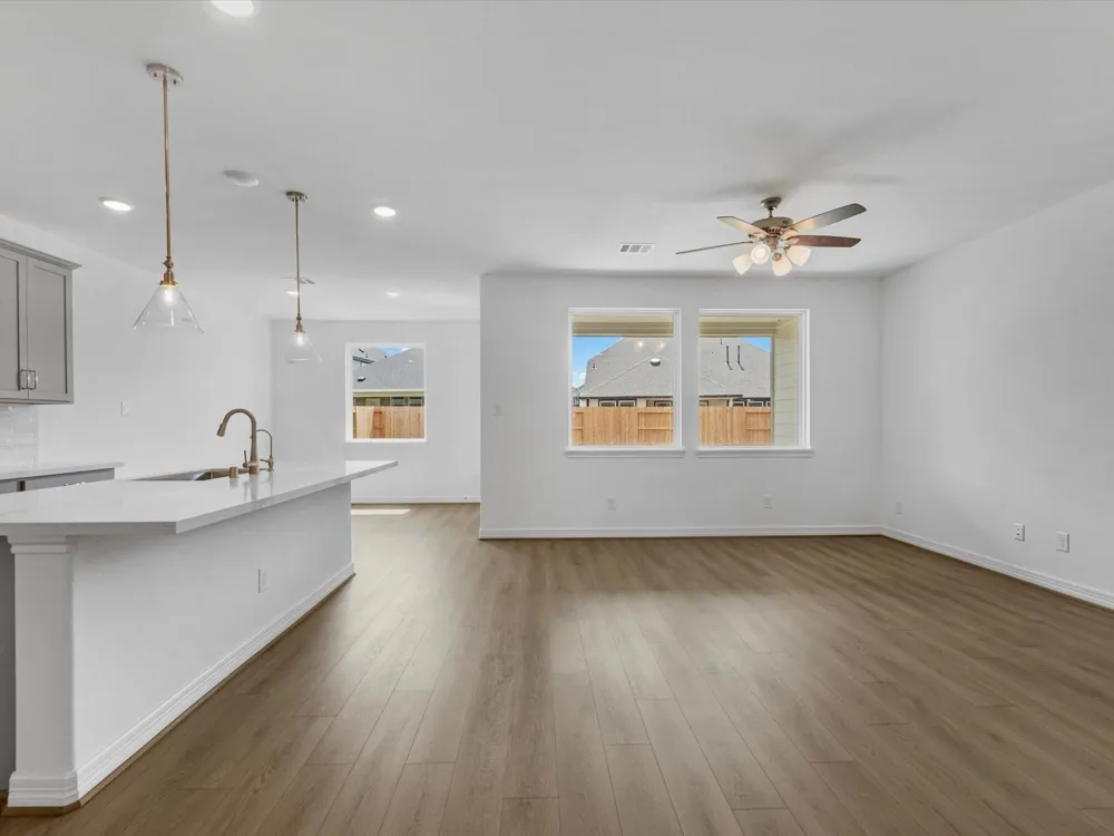 7807 Topaz Ridge Drive Angleton, TX 77515