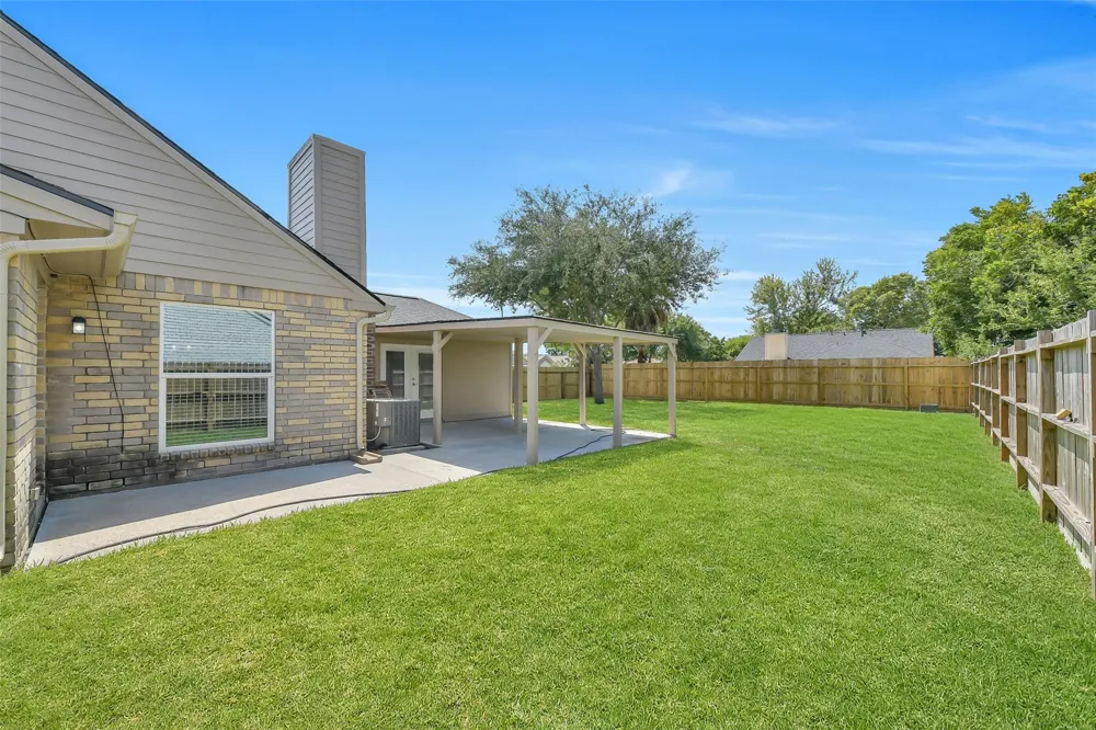 9908 Green Meadow Drive La Porte, TX 77571