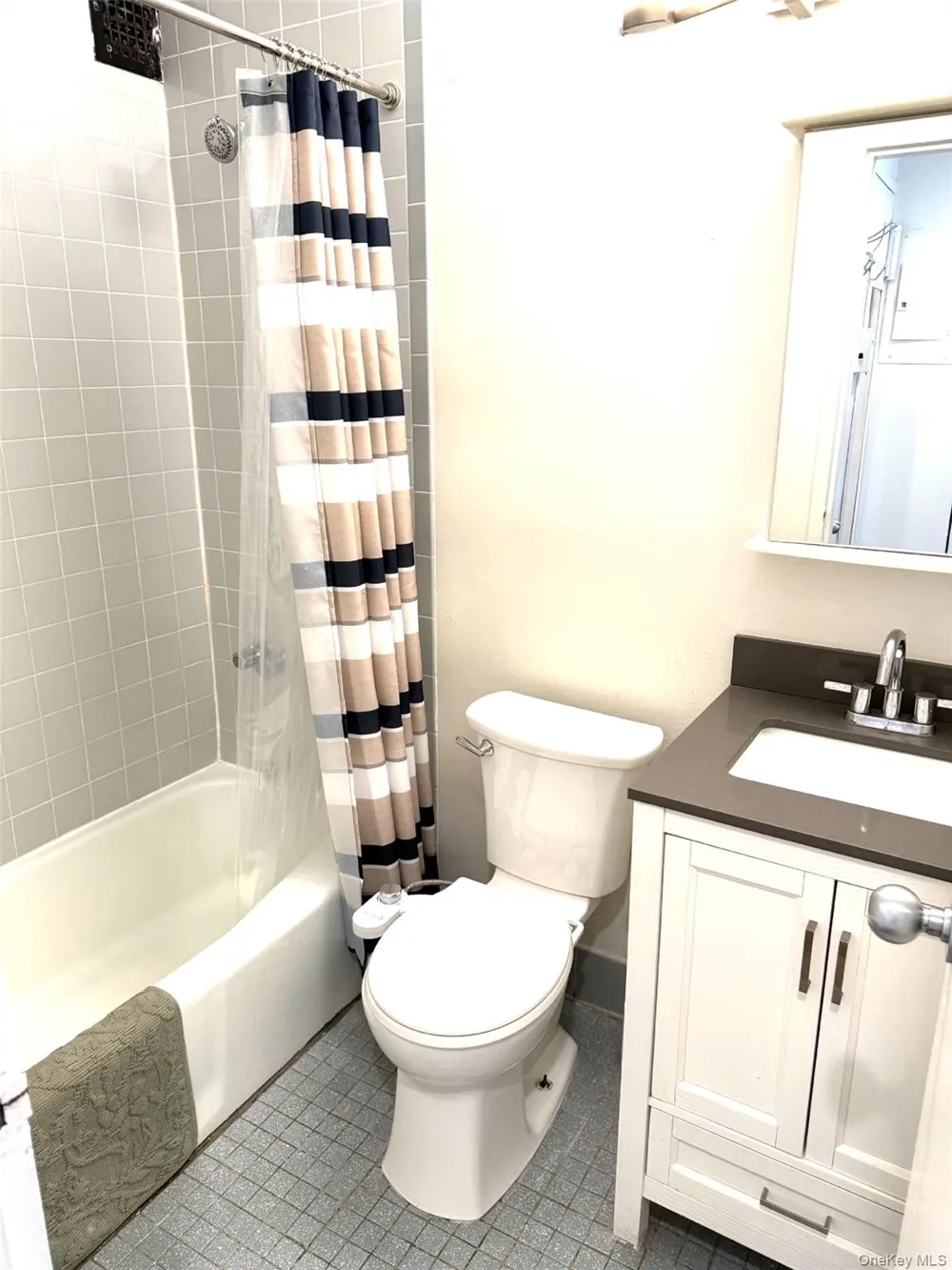 239 E 10th Street #4B New York (Manhattan), NY 10003