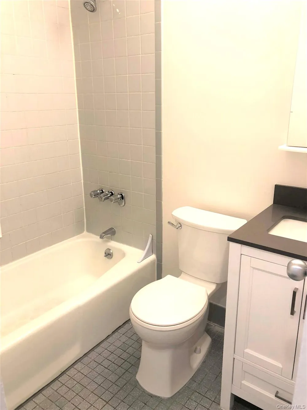 239 E 10th Street #4B New York (Manhattan), NY 10003