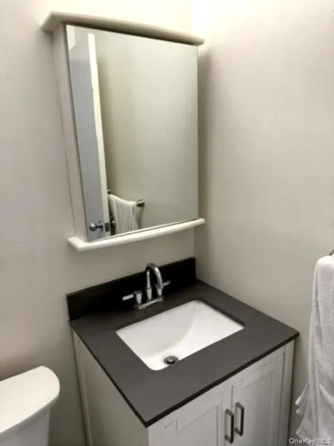 239 E 10th Street #4B New York (Manhattan), NY 10003
