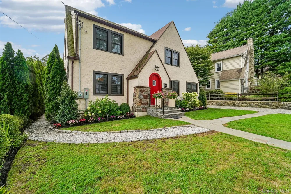 7 Parkview Court White Plains, NY 10603