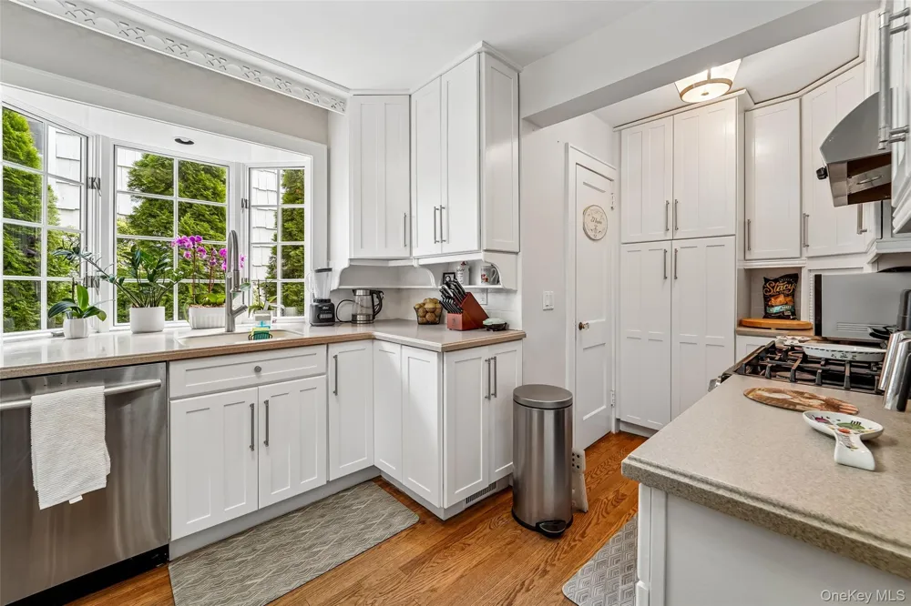 7 Parkview Court White Plains, NY 10603