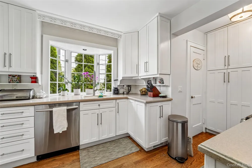 7 Parkview Court White Plains, NY 10603