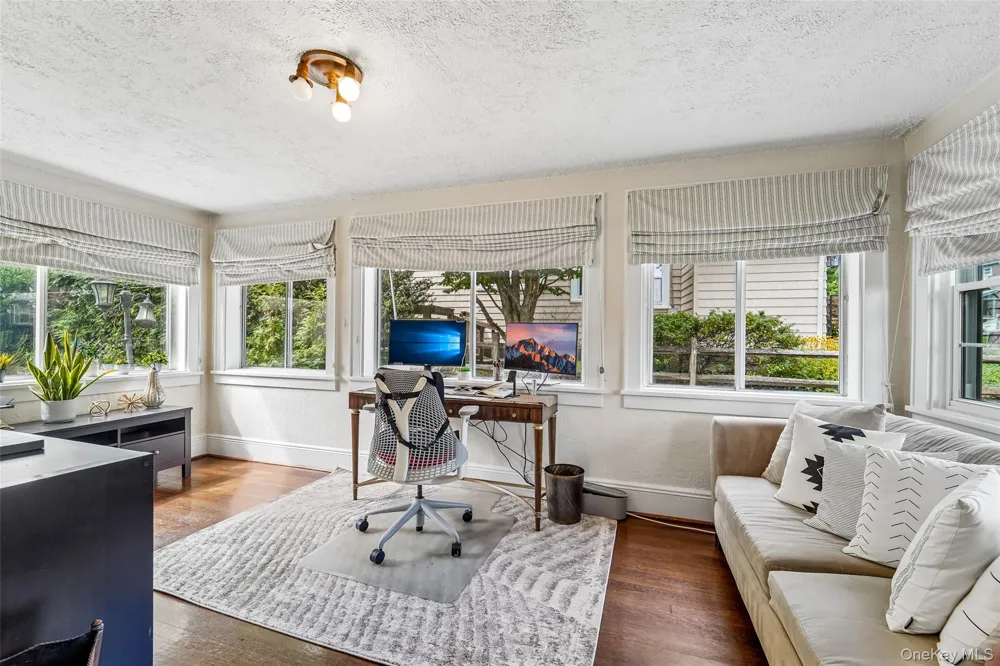 7 Parkview Court White Plains, NY 10603