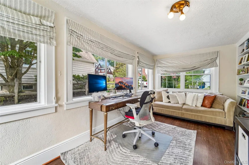 7 Parkview Court White Plains, NY 10603