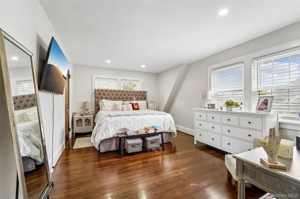 7 Parkview Court White Plains, NY 10603
