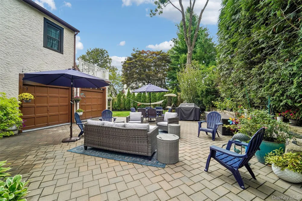 7 Parkview Court White Plains, NY 10603