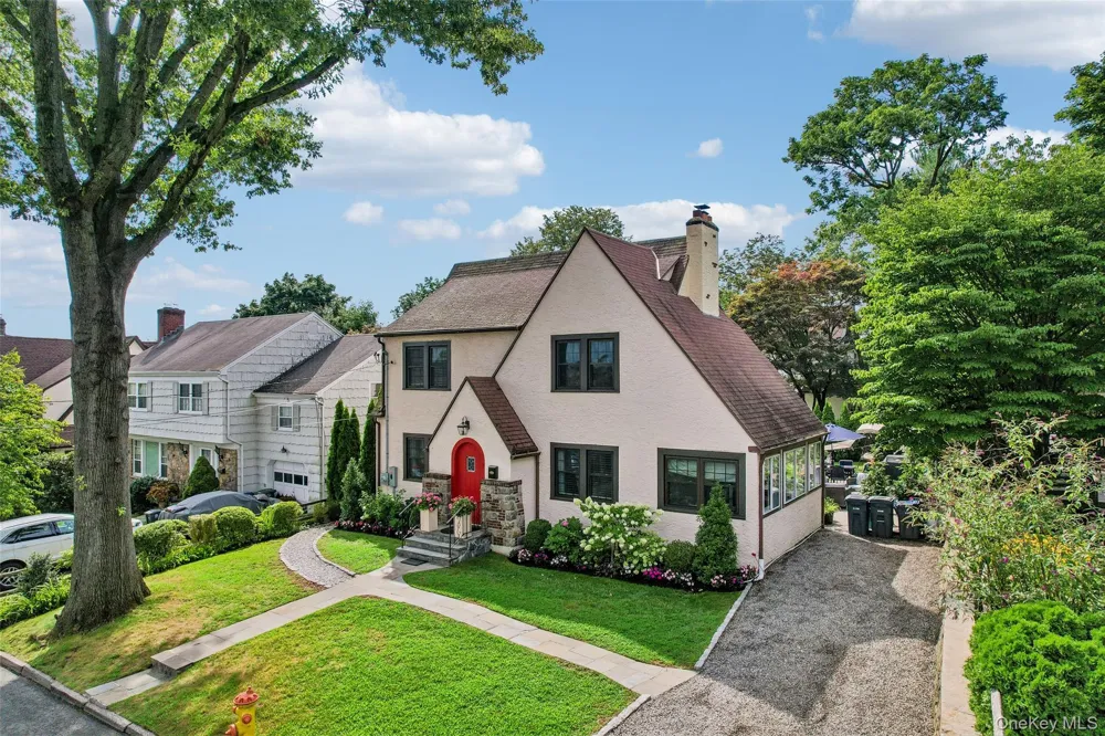 7 Parkview Court White Plains, NY 10603
