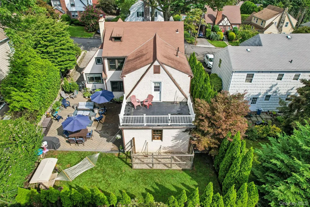 7 Parkview Court White Plains, NY 10603