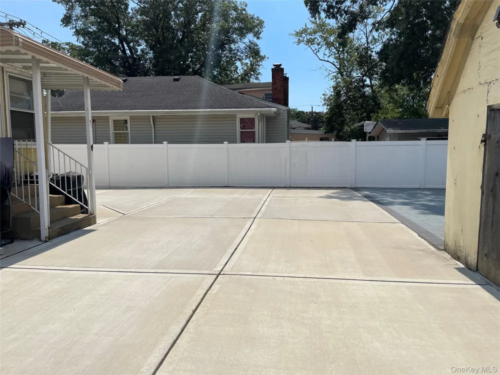 404 Baldwin Road Hempstead, NY 11550