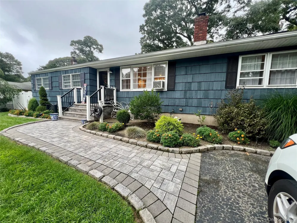 30 Marbeth Circle Miller Place, NY 11764