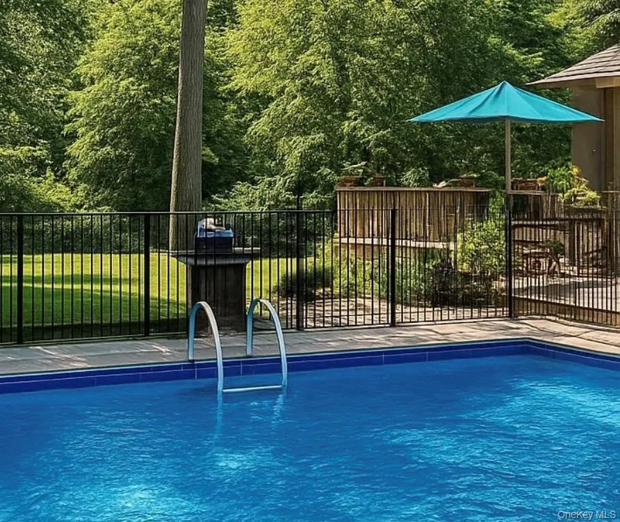 30 Marbeth Circle Miller Place, NY 11764