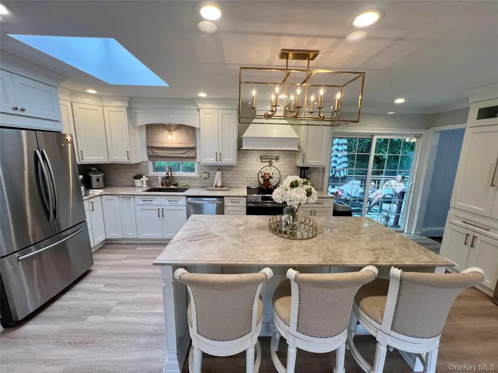 30 Marbeth Circle Miller Place, NY 11764