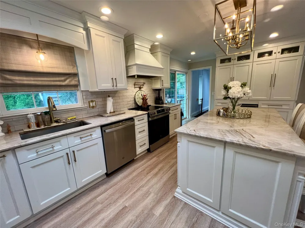 30 Marbeth Circle Miller Place, NY 11764