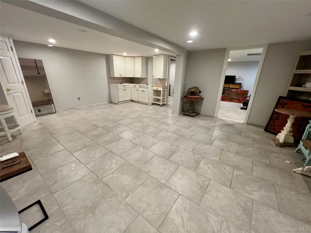 30 Marbeth Circle Miller Place, NY 11764