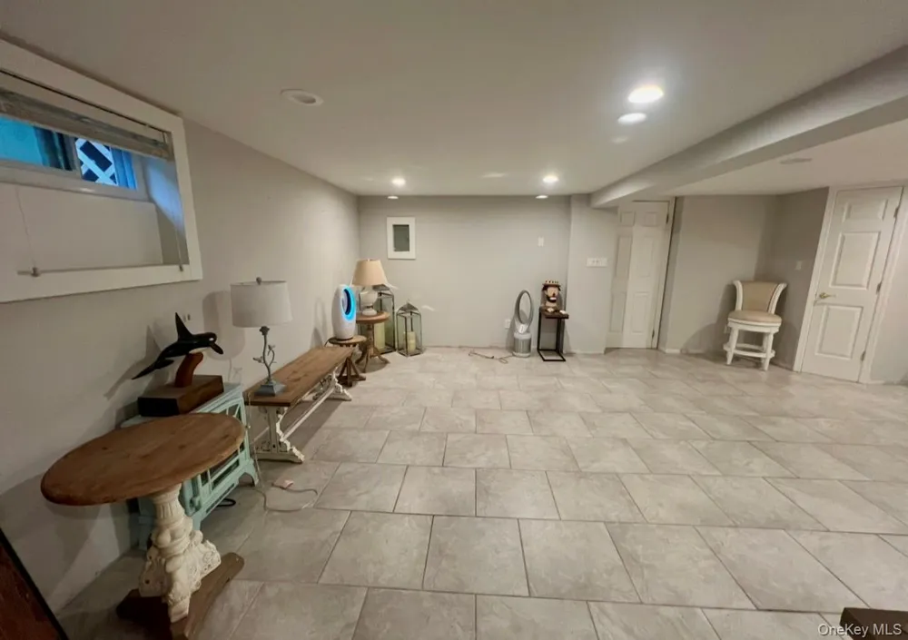 30 Marbeth Circle Miller Place, NY 11764