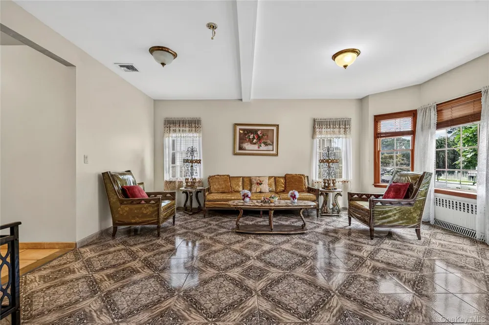 214 Avery Place Cedarhurst, NY 11516
