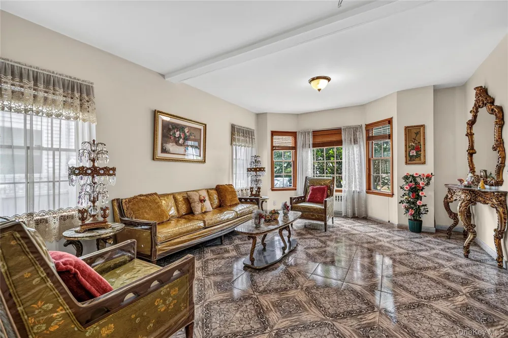 214 Avery Place Cedarhurst, NY 11516