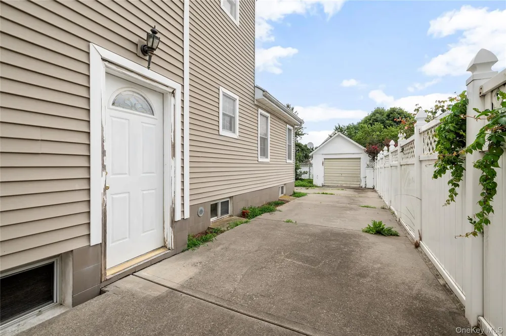214 Avery Place Cedarhurst, NY 11516