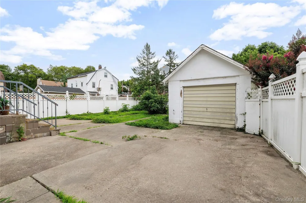 214 Avery Place Cedarhurst, NY 11516