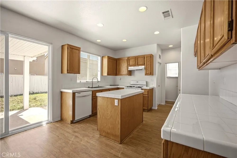 22021 Mimosa Moreno Valley, CA 92553