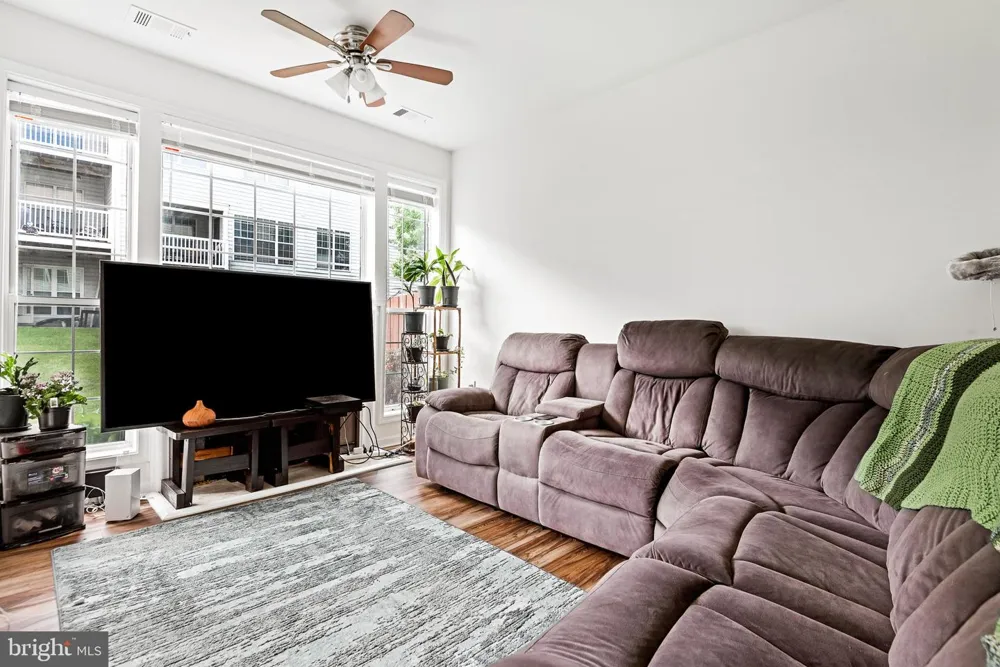 8202 CATBIRD CIRCLE #101 Lorton, VA 22079