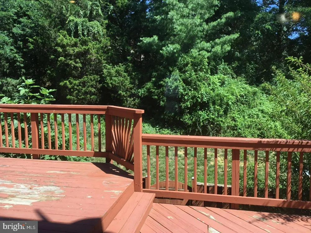 5271 BALLYCASTLE CIRCLE E Alexandria, VA 22315