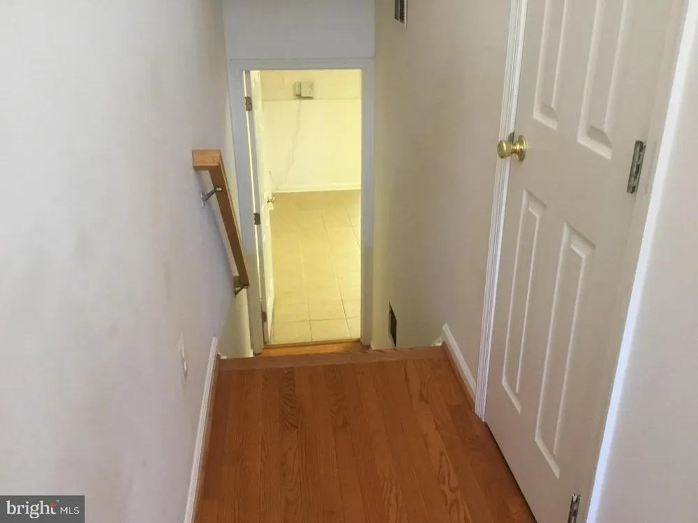 5271 BALLYCASTLE CIRCLE E Alexandria, VA 22315