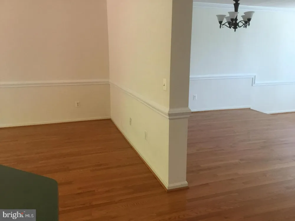 5271 BALLYCASTLE CIRCLE E Alexandria, VA 22315