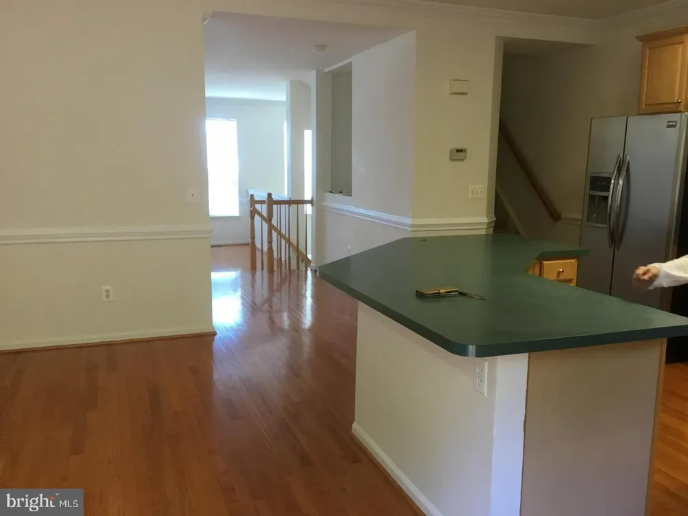 5271 BALLYCASTLE CIRCLE E Alexandria, VA 22315