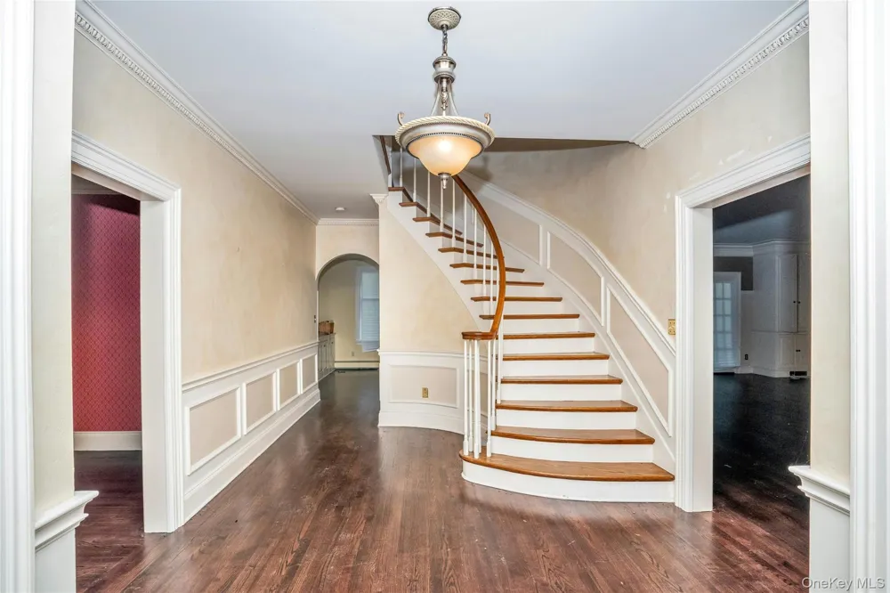 140 Cove Neck Road Oyster Bay, NY 11771
