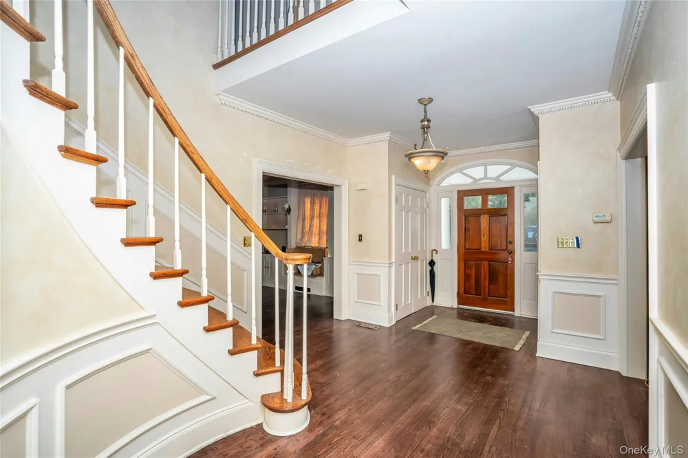 140 Cove Neck Road Oyster Bay, NY 11771