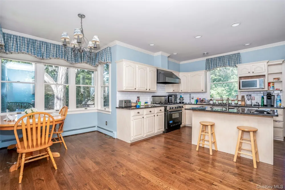 140 Cove Neck Road Oyster Bay, NY 11771