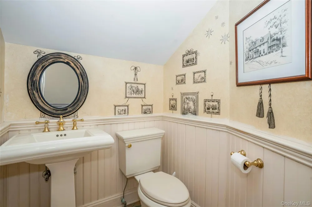 140 Cove Neck Road Oyster Bay, NY 11771