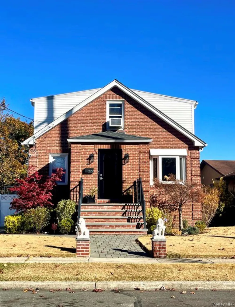 222 Centre Avenue Lindenhurst, NY 11757