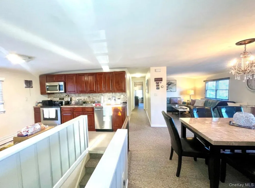 222 Centre Avenue Lindenhurst, NY 11757