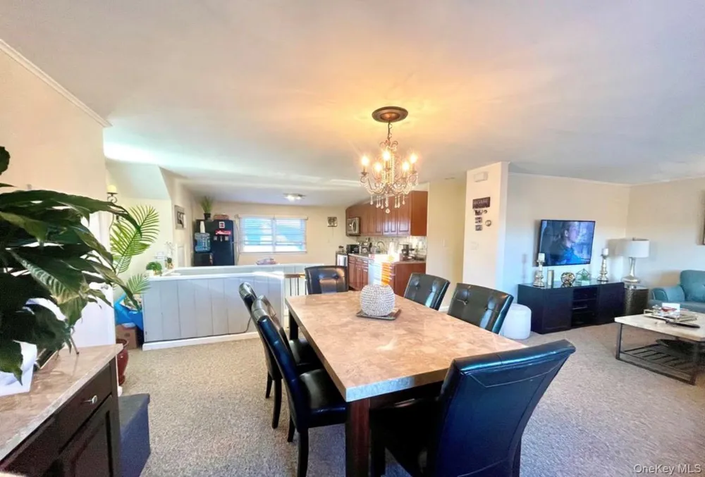 222 Centre Avenue Lindenhurst, NY 11757