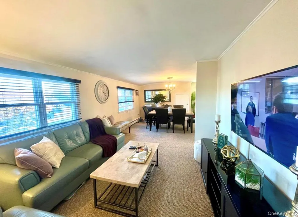 222 Centre Avenue Lindenhurst, NY 11757