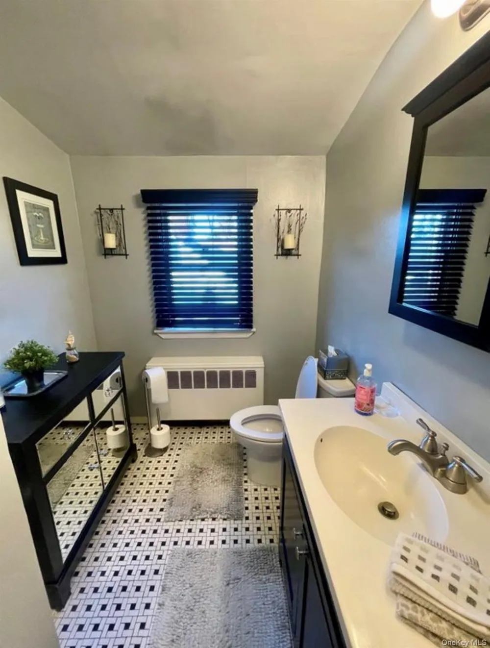 222 Centre Avenue Lindenhurst, NY 11757