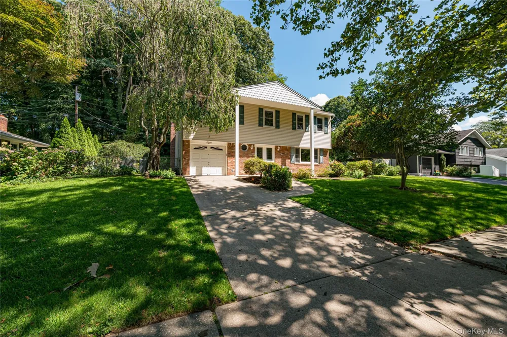 8 Salisbury Drive East Northport, NY 11731