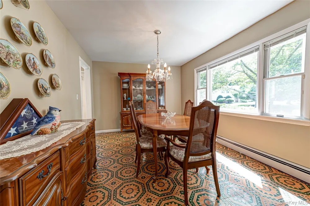 8 Salisbury Drive East Northport, NY 11731
