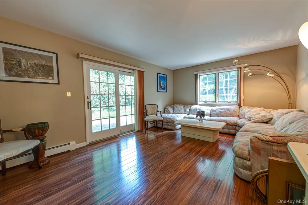 8 Salisbury Drive East Northport, NY 11731