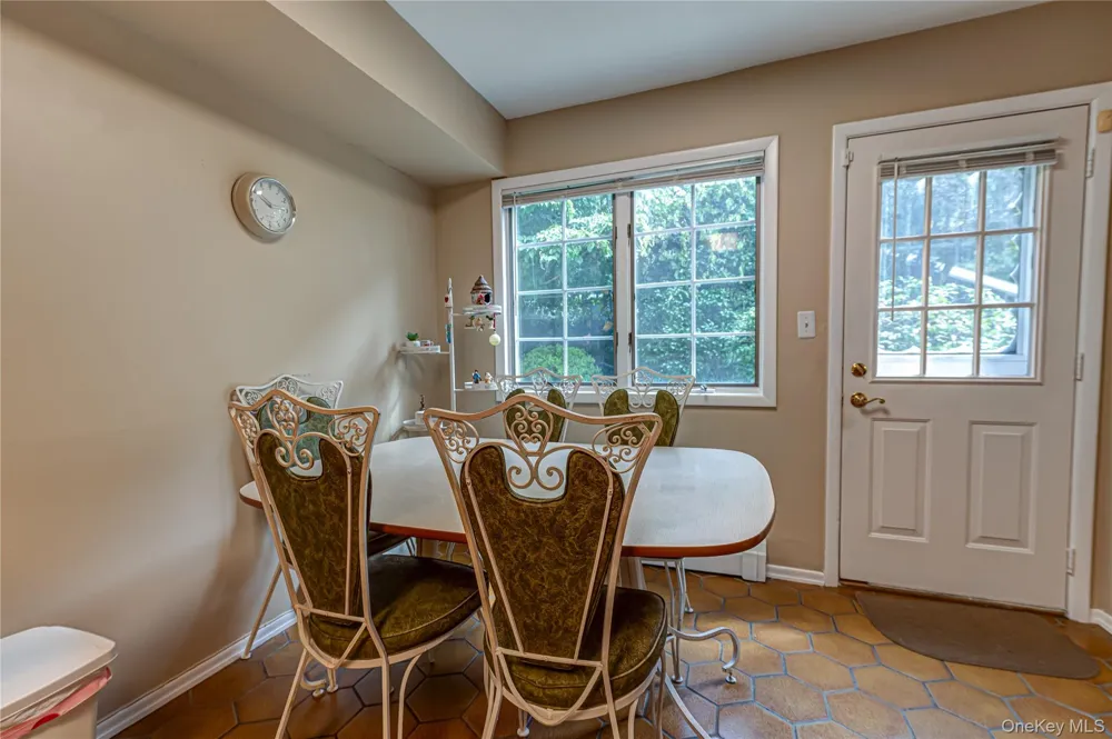 8 Salisbury Drive East Northport, NY 11731