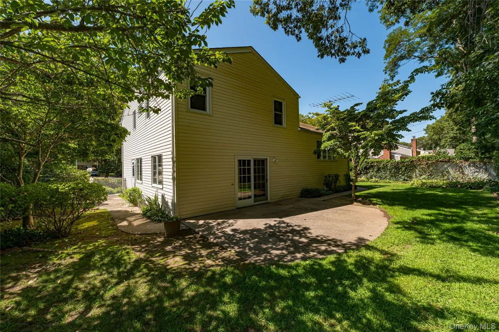 8 Salisbury Drive East Northport, NY 11731